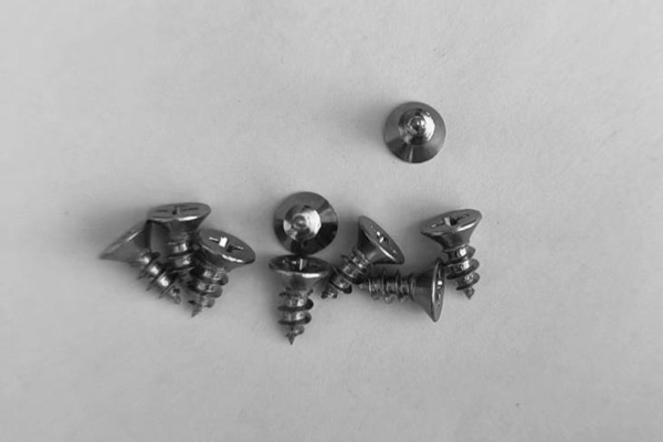 自攻螺釘連接時為什么不能出現(xiàn)滑牙現(xiàn)象？ 圖1